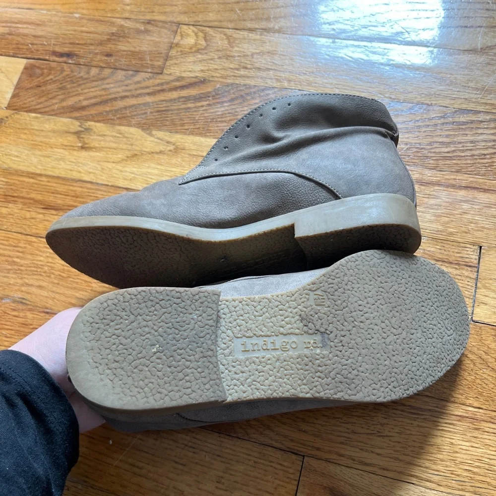 Indigo Rd. slip on laceless ankle boots/booties in taupe - women’s 7.5 - 7 1/2 - Picture 4 of 6